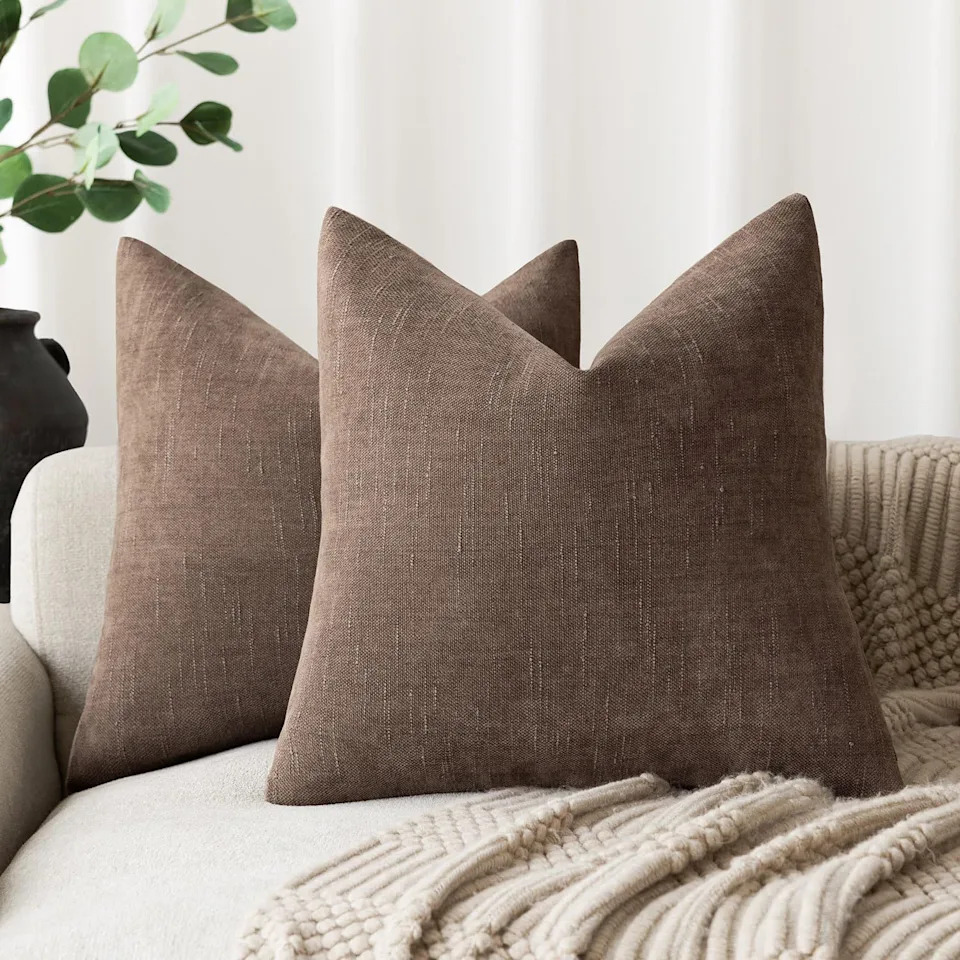 Designers say that this surprising color dominates houses this year
