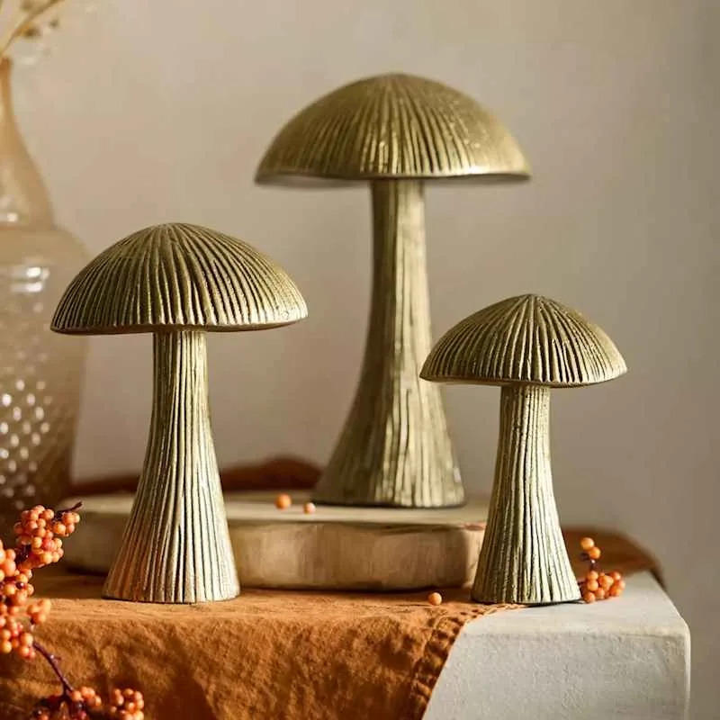 Metal mushroom object