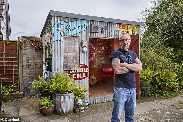 Last year's winner, Wayne Dawber from Crewe, delighted the public with a colorful 