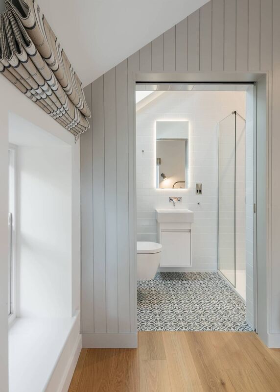 Natural daylight and hidden lighting improve the design.
