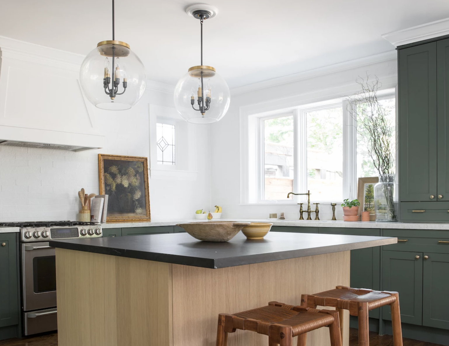 5 outdated lighting features that are suddenly back in style, say designers
