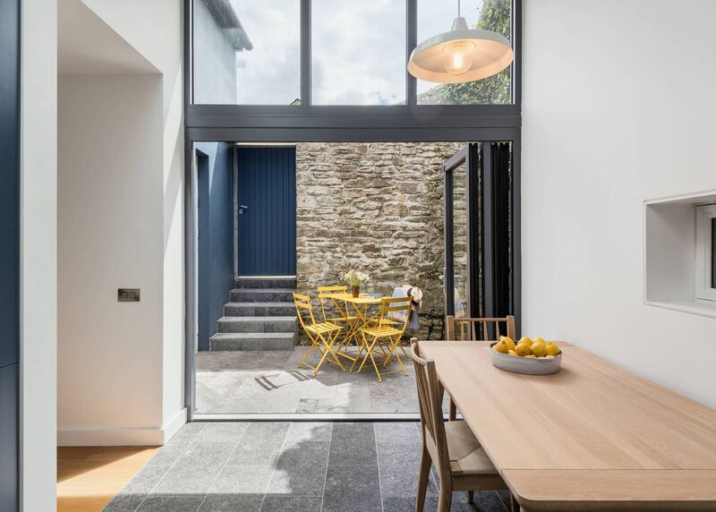 As soon as the sliding door is in the open position, the inside and outside merge due to the selection of the same floor. This means that it almost doubles usable space. Pictures: Jed Niezgoda 