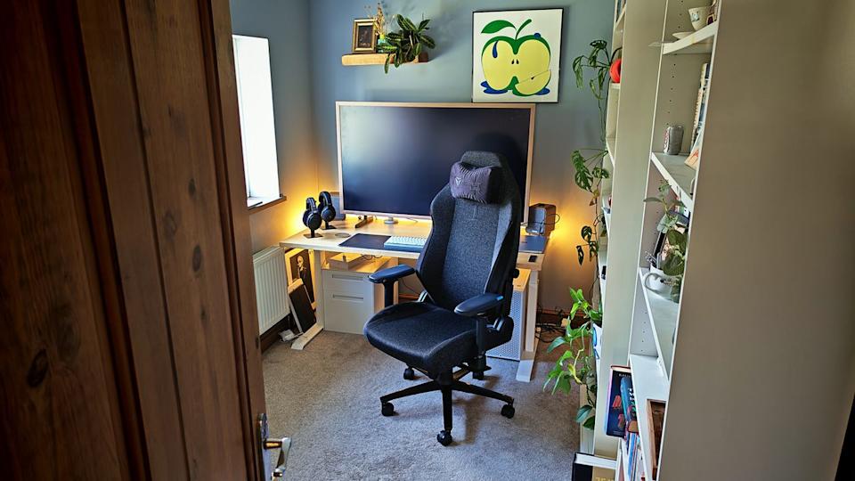     The Titan Evo in a home office. . 