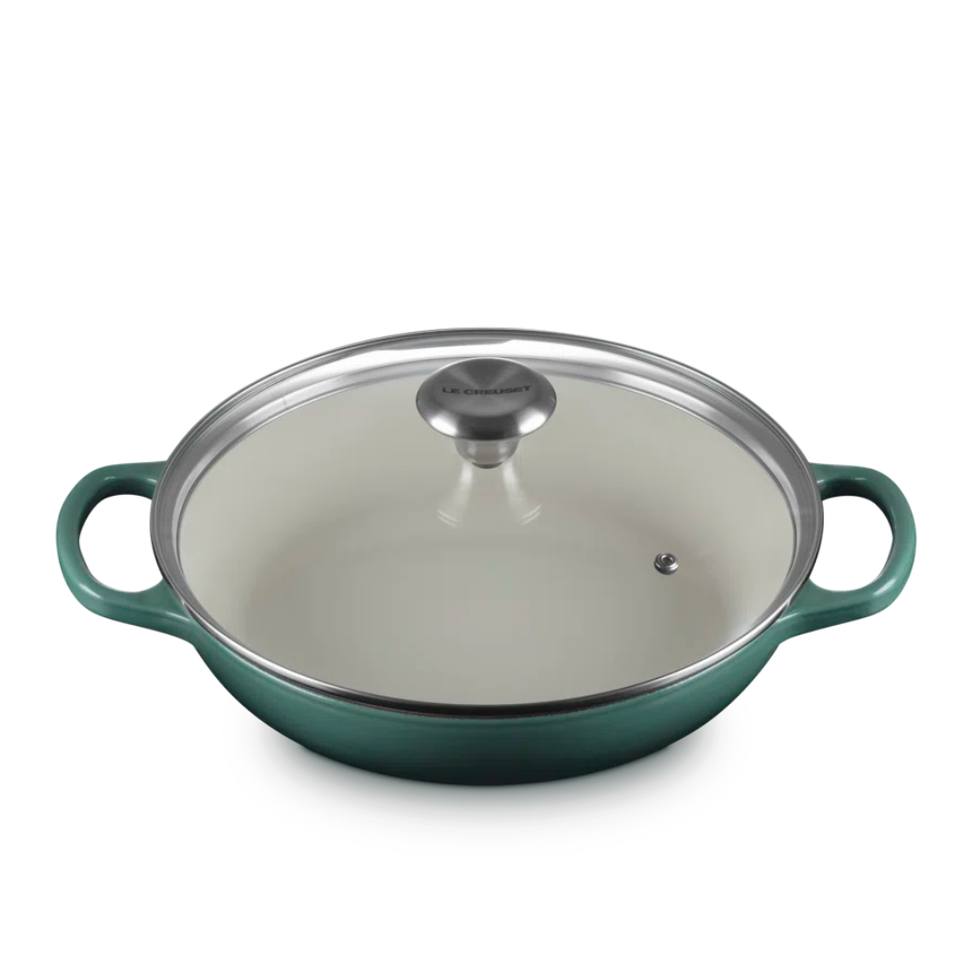 Characteristic enameled cast iron casserole dish with glass lid Characteristic enameled cast iron casserole dish with glass lid