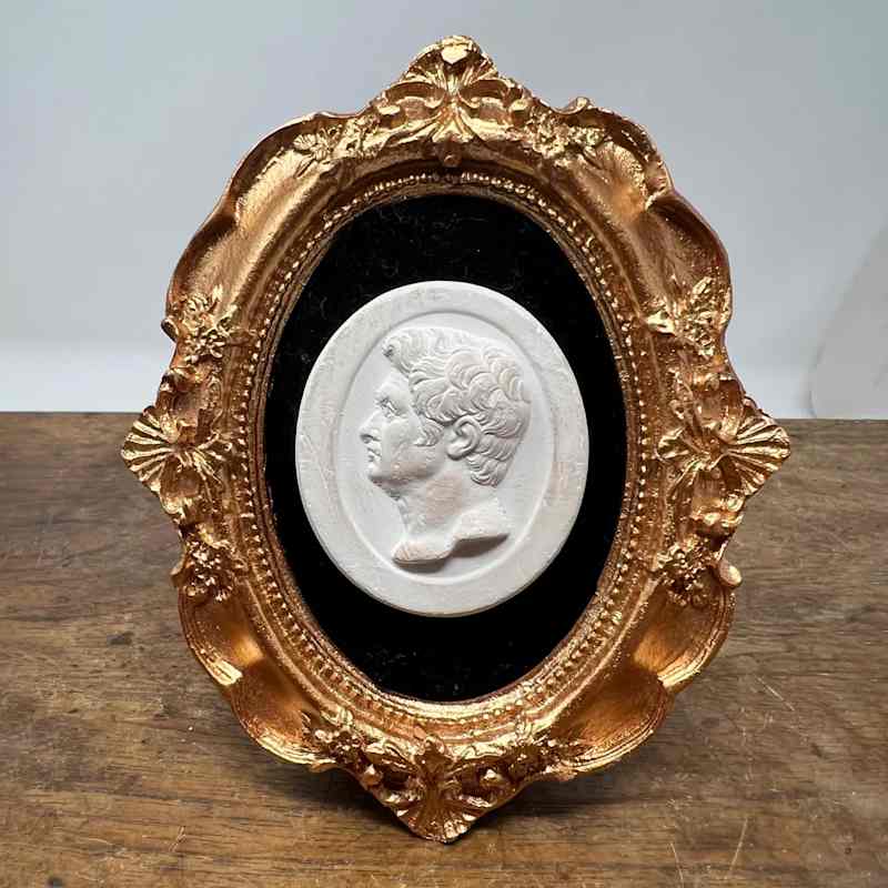 Vintage-Gips-Cameo-style-style style