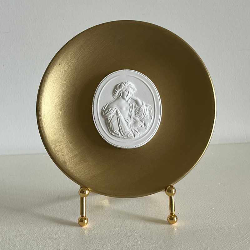 Decorative plates with Inaglio