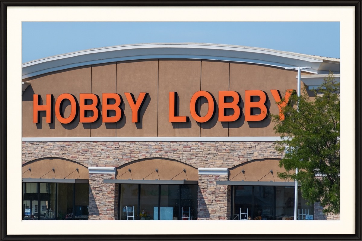 7 Best new hobby lobby decor finds this October hing shelves