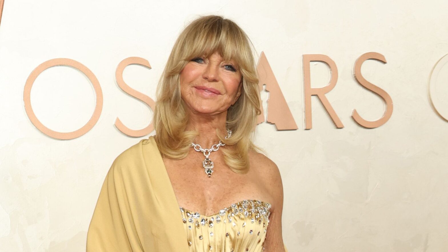Goldie Hawn's simple white cabinets exude timelessness
