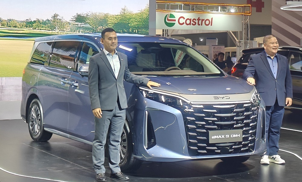 BYD unveils the eMAX 9 DM-i multi-purpose vehicle at the Philippine EV Summit