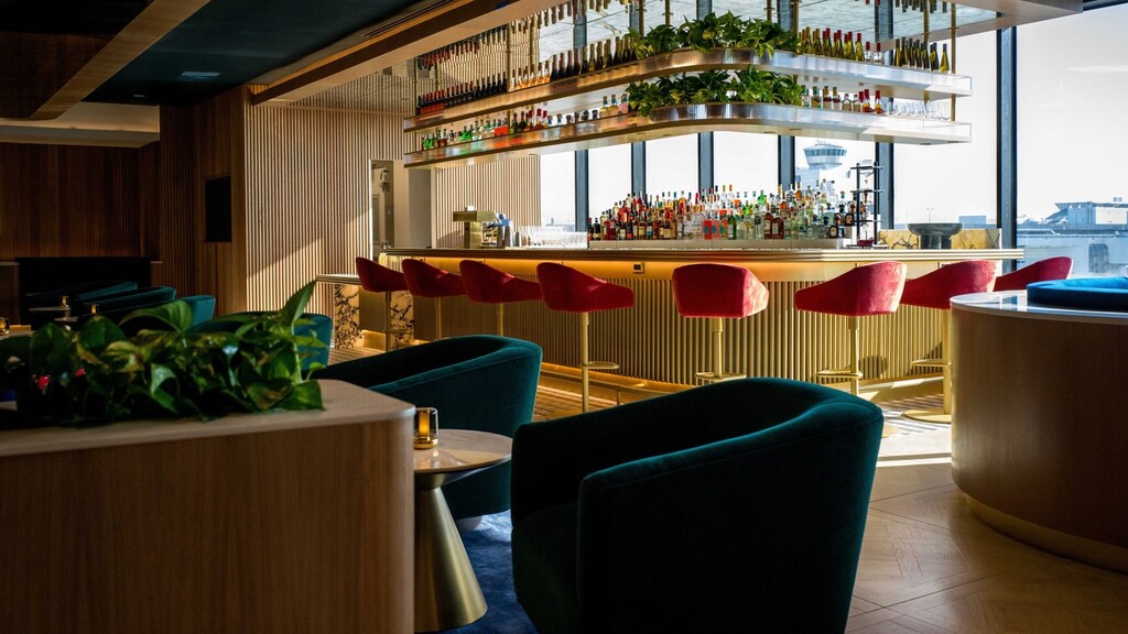 The new British Airways bar in the Miami Lounge