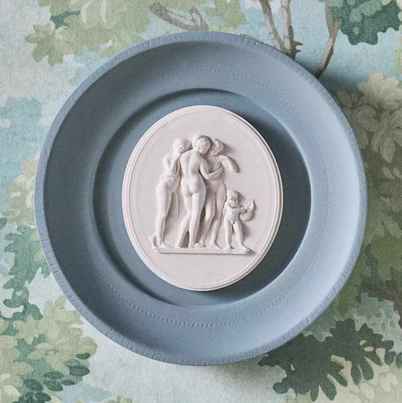 Statuette plaster framed Inaglio Gallery Wall Charm